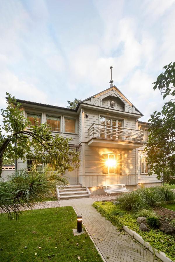Suite With Private Bathroom At Three Bedroom Interwar Villa Grabyte With Daily Spaces To Share By Pine Forest On The Bank Of The River- 8Min By Car From Old Town Kaunas Exterior foto