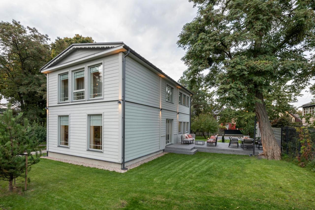 Suite With Private Bathroom At Three Bedroom Interwar Villa Grabyte With Daily Spaces To Share By Pine Forest On The Bank Of The River- 8Min By Car From Old Town Kaunas Exterior foto