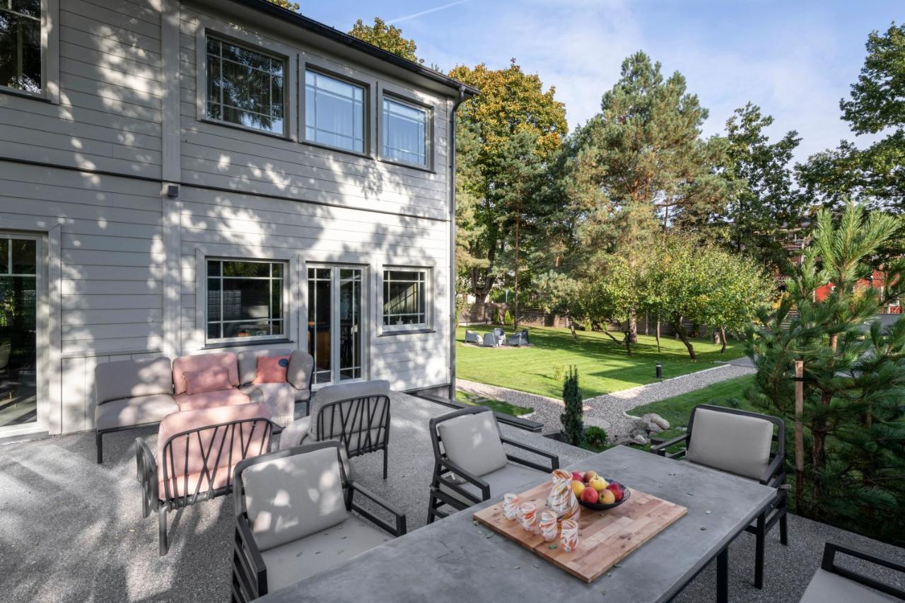 Suite With Private Bathroom At Three Bedroom Interwar Villa Grabyte With Daily Spaces To Share By Pine Forest On The Bank Of The River- 8Min By Car From Old Town Kaunas Exterior foto