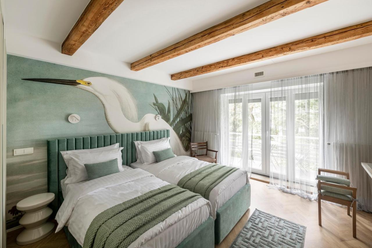 Suite With Private Bathroom At Three Bedroom Interwar Villa Grabyte With Daily Spaces To Share By Pine Forest On The Bank Of The River- 8Min By Car From Old Town Kaunas Exterior foto