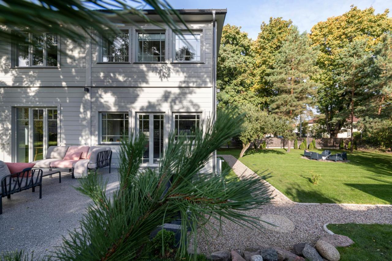 Suite With Private Bathroom At Three Bedroom Interwar Villa Grabyte With Daily Spaces To Share By Pine Forest On The Bank Of The River- 8Min By Car From Old Town Kaunas Exterior foto